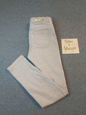 Women’s Light Beige Skinny Jeans